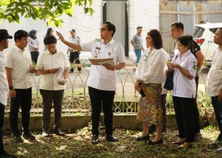 Wali-Kota-Medan-Rico-Tri-Putra-Bayu-Waas-tinjau-taman-hening-di-Medan-Petisah-322x230