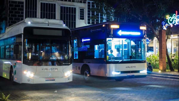 bus-listrik-yang-ada-di-kompleks-j-city-medan-foto-dok-pemkot-medan_169