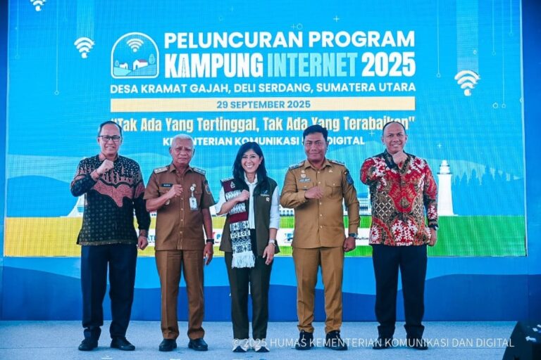 komdigi_meluncurkan_program_kampung_internet_2025_1759200172