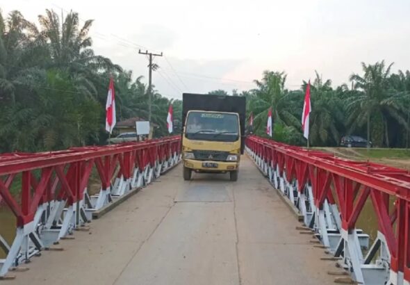 jembatan_bailey_yang_menghubungkan_desa_besilam