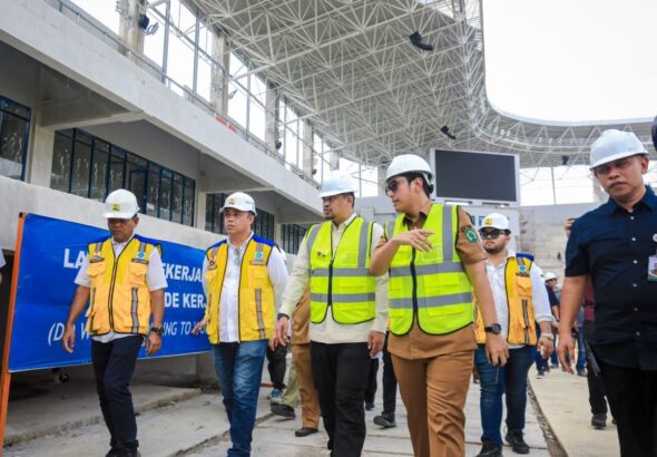 _8810_Rico-Waas-dan-Bobby-Nasution-Tinjau-Percepatan-Pembangunan-Stadion-Teladan-Jelang-AFF-U-19-2026