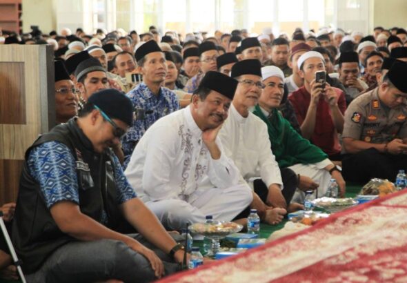 WALIKOTA-BATAM-MENONTON-UAS