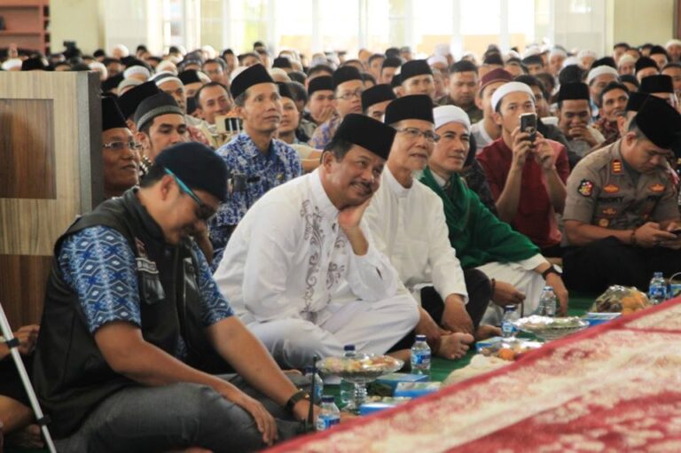 WALIKOTA-BATAM-MENONTON-UAS