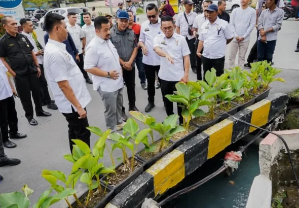 Hari-ini-saya-didampingi-Camat-Medan-Helvetia-dan-Kadis-PU-untuk-turun-meninjau-langsung-kondisi-1