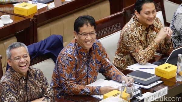 menkeu-purbaya-jalani-rapat-perdana-bareng-dpr-sindir-gaya-bicara-koboi-1757482638553_169