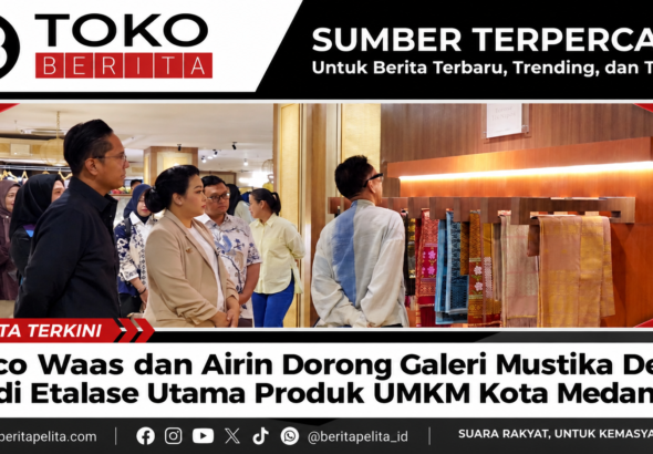 Rico Waas dan Airin di Galeri Batik